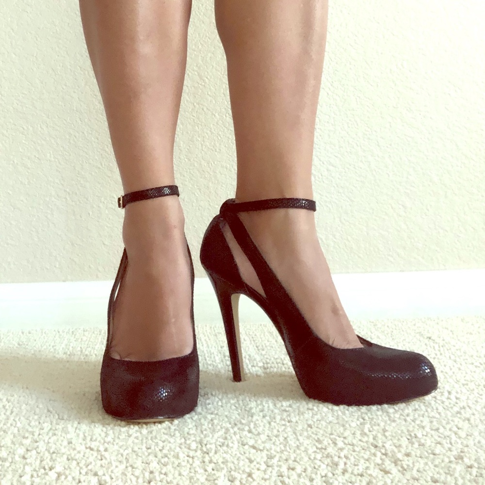 INC International Concepts Snakeskin Pumps